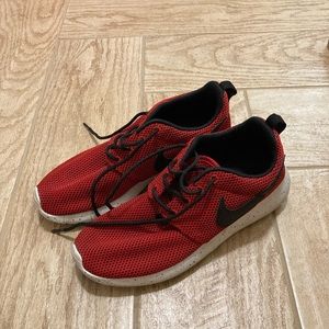 Red Nike roshe